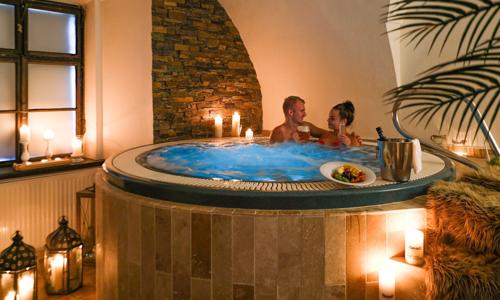 Pobyt u Luhačovic: Zámek Wichterle – Hotel a pivní lázně **** se snídaní + vstup do wellness (vířivka a sauna)