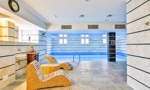 Pobyt u Vratislavi v zámeckém Orient Palace Hotelu *** s neomezeným wellness (bazén, sauny) + polopenze