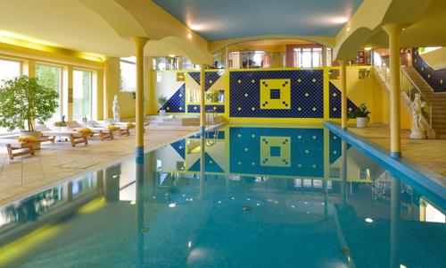 Pobyt u Westfield Chodov v TOP HOTELU Praha **** s polopenzí formou bufetu a neomezeným wellness + fitness