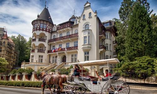 Pobyt v Karlových Varech ve Ville Trocnov se snídaní nebo polopenzí a neomezeným wellness + welcome drink