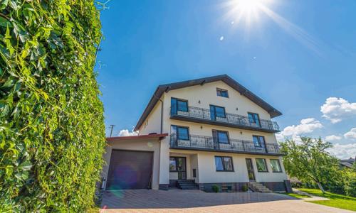 Pobyt ve Vysokých Tatrách v Penzionu Čikovský se snídaní a slevou do wellness center a aquaparku