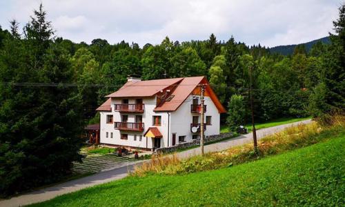 Pohoří Malá Fatra: Orava v horském Penzionu Zázrifka se snídaní formou bufetu + kávovar a lednice na pokoji