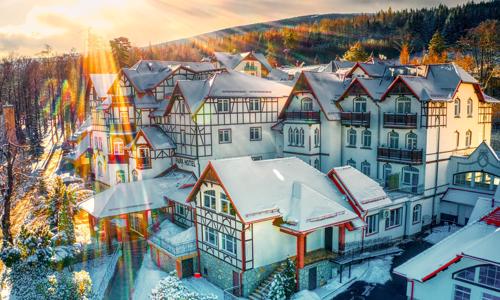 Polské lázně 8 km od hranic: Świeradów-Zdrój v Park Hotelu Kur & Spa **** s polopenzí, wellness a procedurou