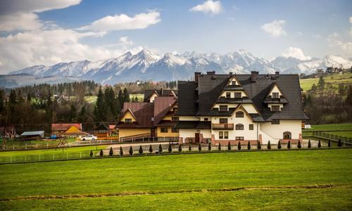 Polské Tatry stylově: Białka Tatrzańska v Penzionu Silverton se snídaní, saunou a posilovnou + vířivka a víno