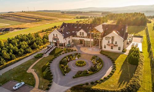 Polsko: CHKO Orlích hnízd v Hotelu Fajkier Wellness & SPA *** se snídaní nebo polopenzí a wellness + vyžití