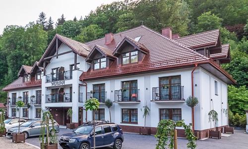 Polsko u českých hranic ve Wellness & SPA Werona *** s polopenzí, neomezeným wellness, šampaňským a masáží