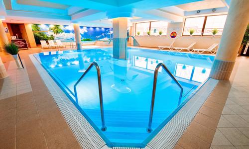 Polsko u hranic v Hotelu Piotr *** s neomezeným wellness a slevami na masáž i bowling + snídaně/polopenze