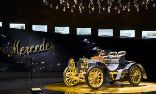 Poznejte historii i budoucnost automobilů: Návštěva Muzea Mercedes-Benz ve Stuttgartu + prémiové ubytování