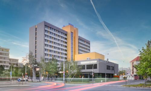 Praha jen 5 km od centra: Pobyt v Hotelu ILF *** se snídaní formou bufetu + sleva do hotelové kavárny/baru