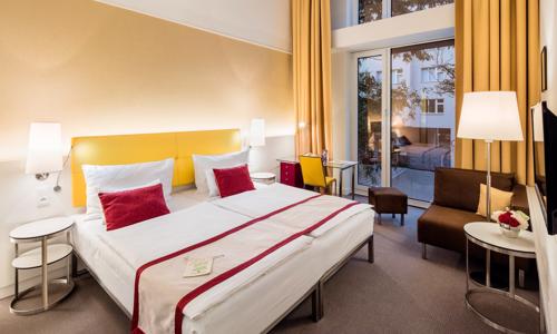 Praha přímo v centru: Hotel Vienna House by Wyndham Andel's Prague **** se snídaněmi, fitness a upgradem