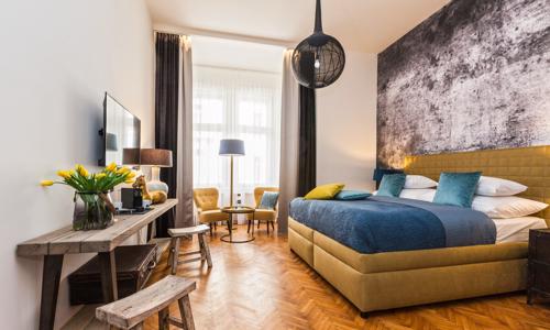 Praha přímo v centru u Staroměstského náměstí v luxusním Hotelu Antik **** s bohatými bufetovými snídaněmi
