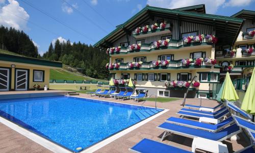 Rakouské Alpy: Hotel Unterberghof **** s rozšířenou polopenzí, venkovním bazénem a slevovou kartou s výhodami