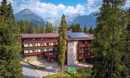 Relax ve Vysokých Tatrách: Štrbské Pleso ve Wellness Hotelu Borovica **** s polopenzí + bazény, sauny a masáž