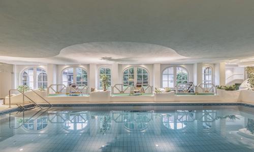 Relaxační dovolená v pohoří Harz jen 500 m od lázní: Mühl Vital Resort se snídaní, bazény a saunovým světem