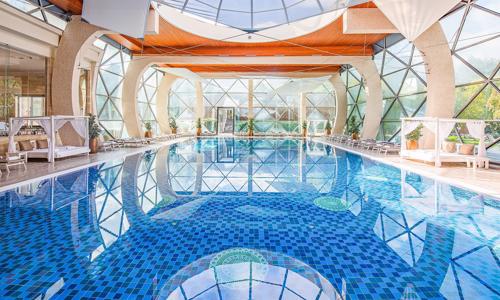 Sárvár: Spirit Hotel Thermal Spa ***** s neomezeným termálním wellness s 22 bazény + saunový svět a polopenze