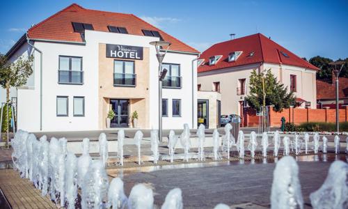 Sárvár v blízkosti termálních lázní: Hotel Viktória Sárvár ***+ se snídaní či polopenzí a neomezeným wellness