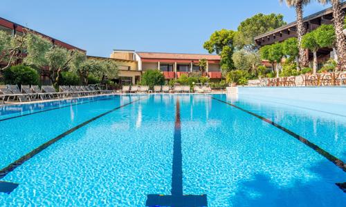 Severní Itálie: Garda jen 500 m od jezera ve Sport Hotelu Olimpo **** s polopenzí a bazénem + sleva na golf