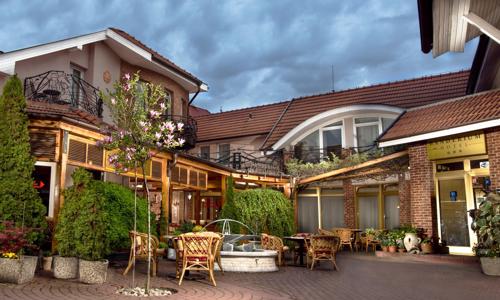 Slovensko: Komárno v Hotelu Banderium *** s polopenzí a celodenním vstupem do termálů + privátní wellness