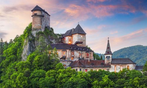 Slovensko u Oravského hradu a aquaparků: Penzion Leštiny *** se snídaní/polopenzí, bazénem a zapůjčením kol