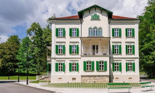 Slovinsko: Boutique Hotel Dobrna **** se 4 termálními bazény, wellness centrem (vířivky, sauny) a polopenzí