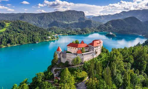 Slovinsko u národního parku Triglav a jezera Bled v Hotelu Grajski dvor *** se snídaní či polopenzí + vířivka