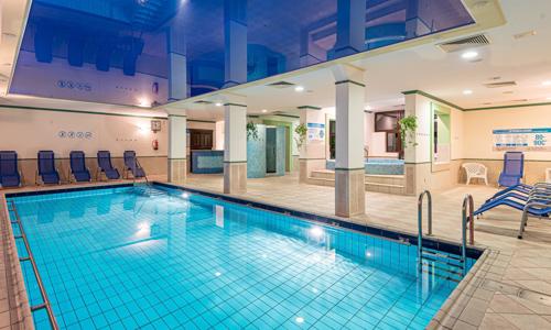 Šoproň: Hotel Lővér ***superior s polopenzí a vstupem do wellness centra a plaveckého bazénu + výlet po městě