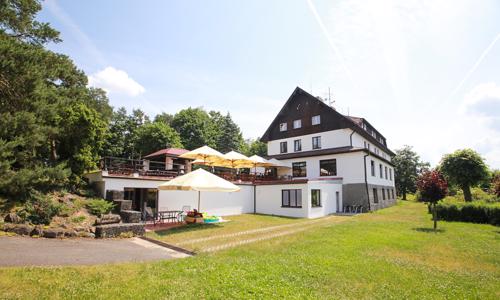 Střední Čechy: Dovolená u Slapské přehrady v Hotelu Hrazany *** s polopenzí, parádním wellness a procedurami