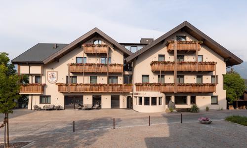  Stylová dovolená v Jižním Tyrolsku nedaleko Brixenu: Am Brunnen Apartments se snídaní, bazénem a saunou