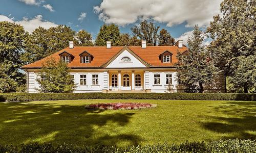 Stylový pobyt 4 km od Krakova: Dwór w Tomaszowicach *** se snídaní/polopenzí a slevami do restaurací i zoo