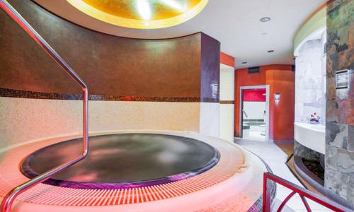 Trenčín: Luxusní pobyt v Hotelu Magnus **** s polopenzí, bohatým wellness + 50% sleva na masáž 