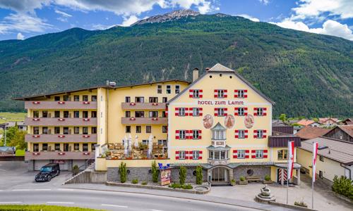 Tyrolsko aktivně v Hotelu zum Lamm *** s polopenzí a wellness + vstup do outdoorového parku a na bouldering
