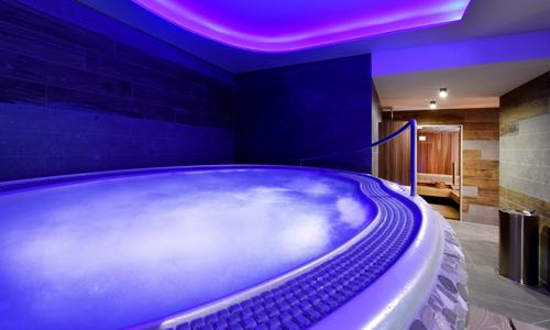Vysoké Tatry: Pobyt u Štrbského plesa v Aplend Hotelu Ovruč v luxusním apartmánu + snídaně a wellness