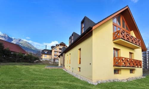 Vysoké Tatry: Tatranská Lomnica v apartmánu s kuchyňkou ve Vile Magnólii + snídaně