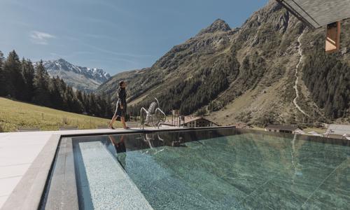 Wellness dovolená v tyrolských Alpách: Alpine Resort Sportalm Pitztal **** s polopenzí Plus, bazény a saunami