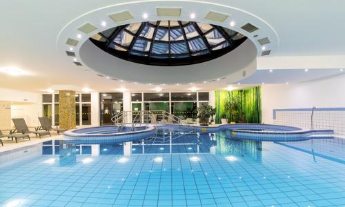 Zalakaros 150 m od termálů v Napfény Hotelu *** s polopenzí, vstupem do lázní a neomezeným wellness + vyžití