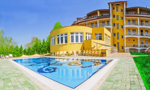 Zalakaros jen 400 m od lázní: Wellness Hotel Aphrodite **** s bazénem, Římskými lázněmi a saunami + polopenze